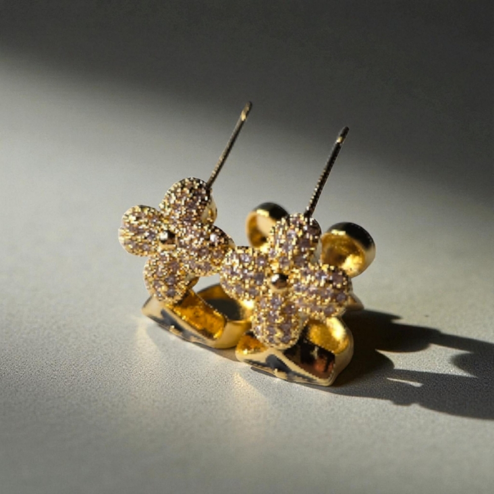 Luxury 18k Gold Plated Clover Flower Blossom Zircon Crystal Onyx Hoops Earrings - Picture 4 of 6